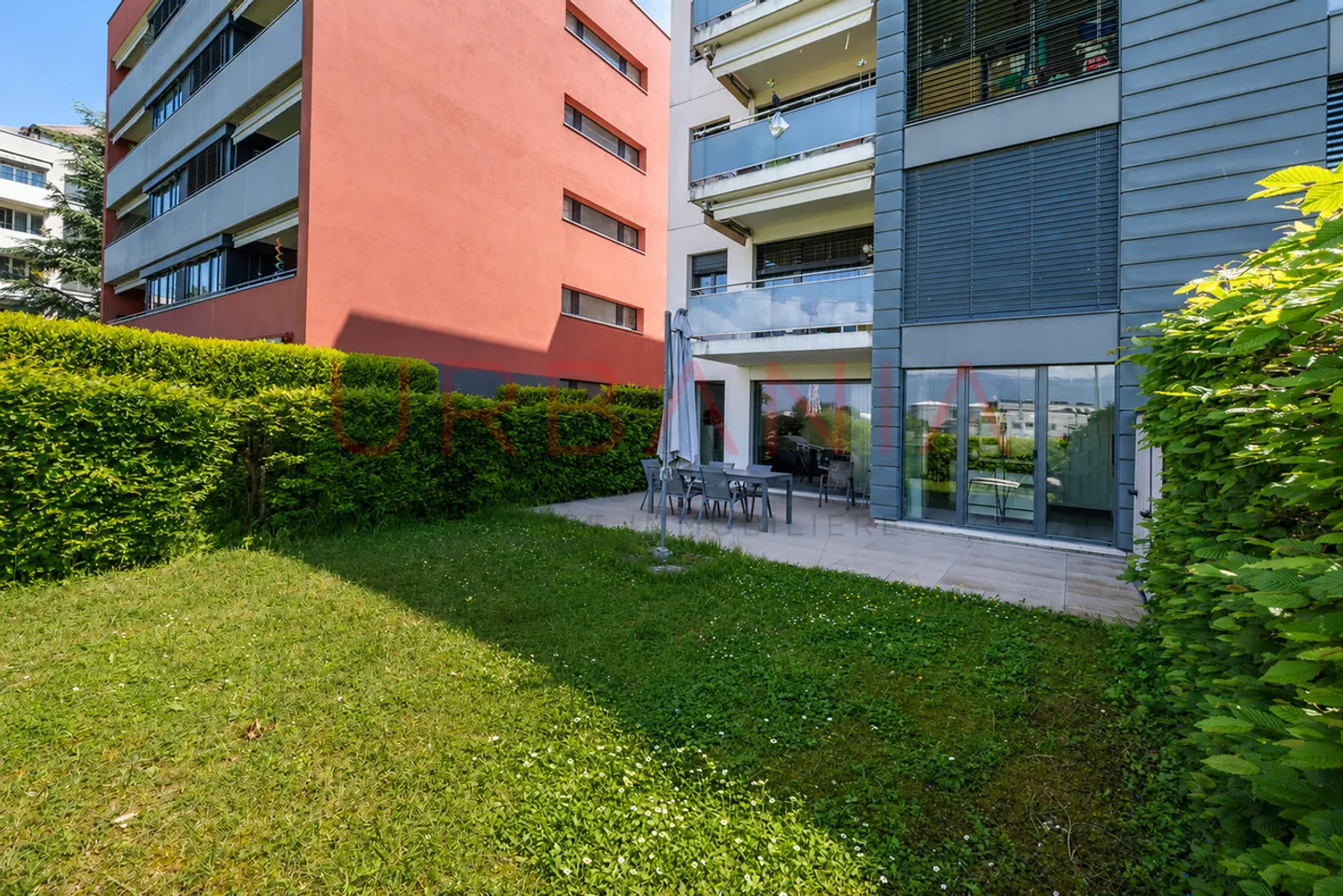 CASATAX: Geräumige 4-Zimmer-Wohnung mit Terrasse und privatem Garten - Foto 5 von 5