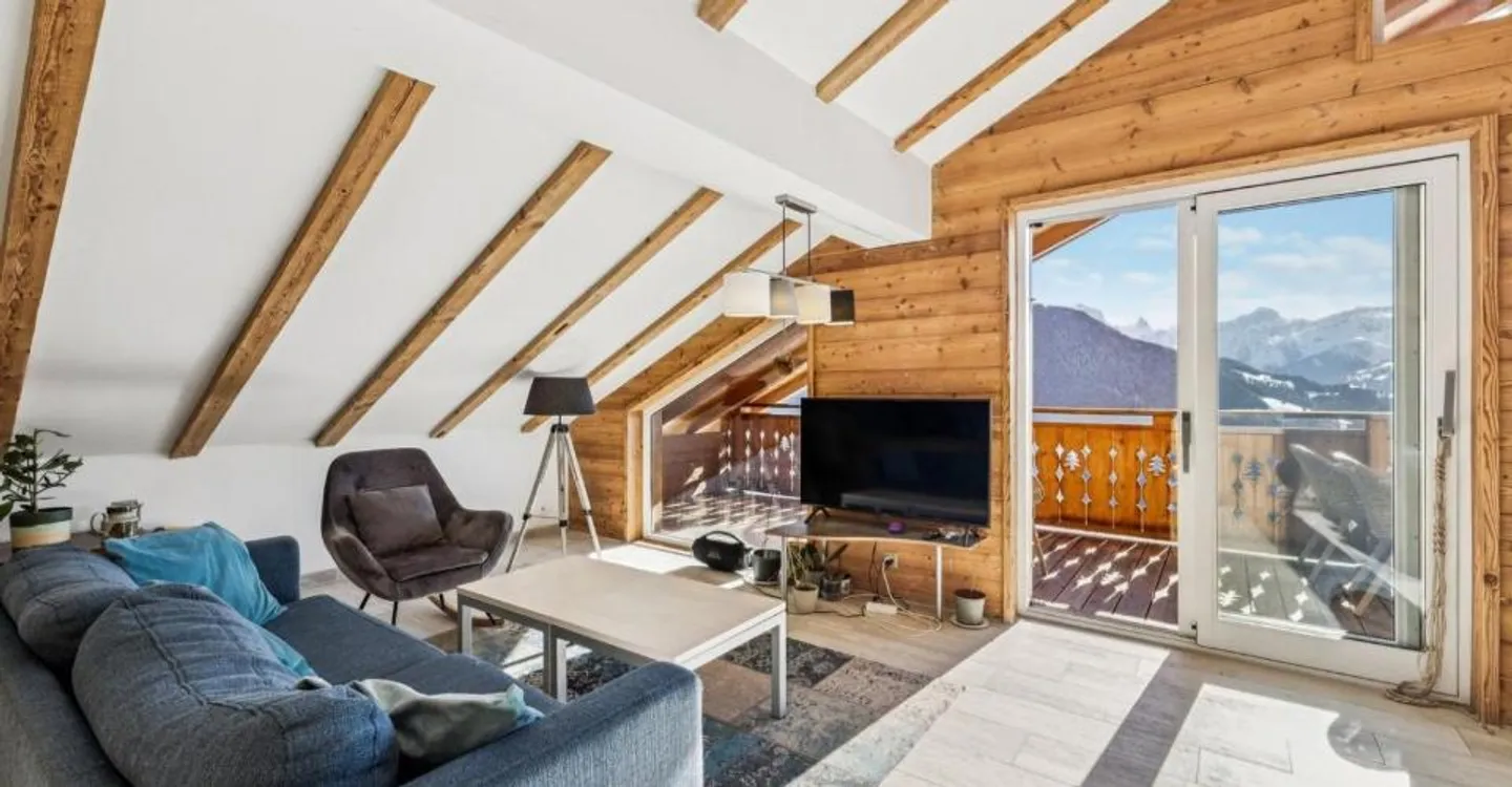 Splendid renovated attic - Breathtaking view of the Alps - Photo 3 of 10