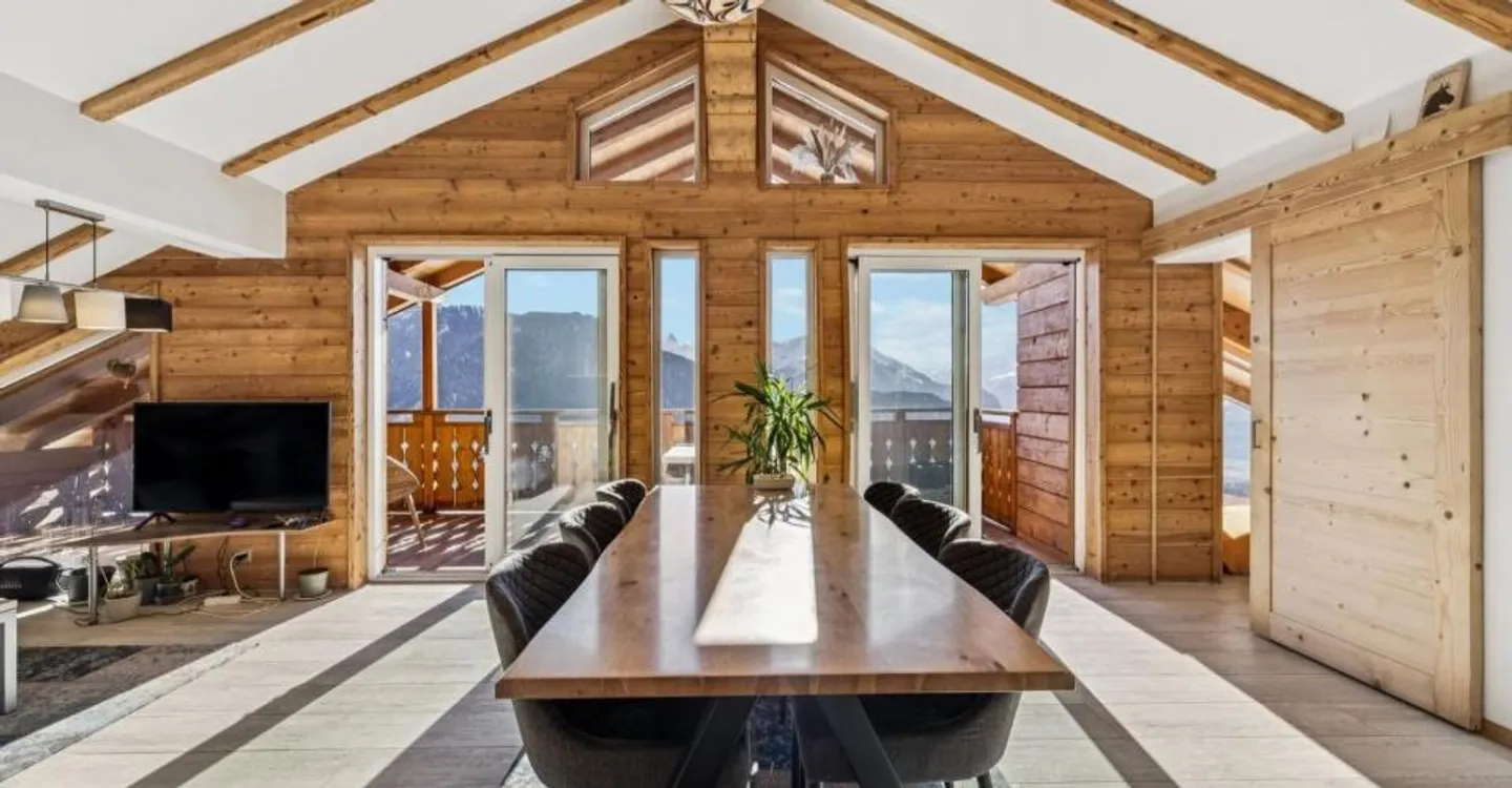 Splendid renovated attic - Breathtaking view of the Alps - Photo 4 of 10