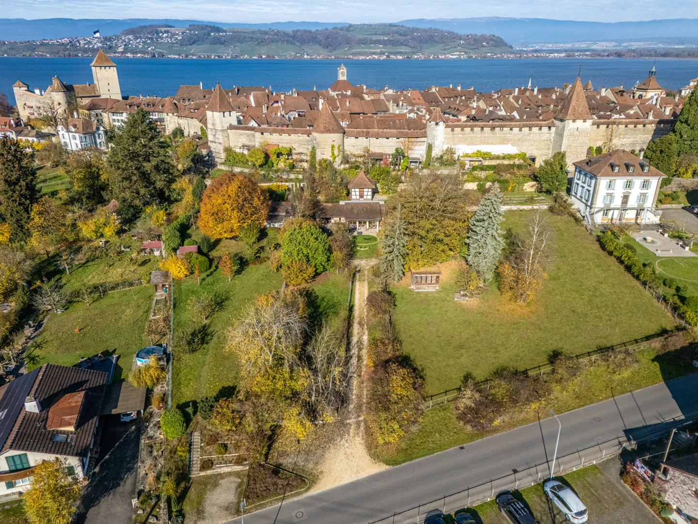 For Sale: Villa Bellevue   Absolute Exclusivity in Murten! - Photo 2 of 11
