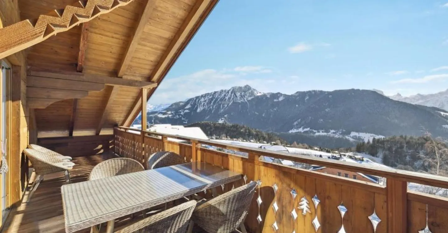 Splendid renovated attic - Breathtaking view of the Alps - Photo 8 of 10