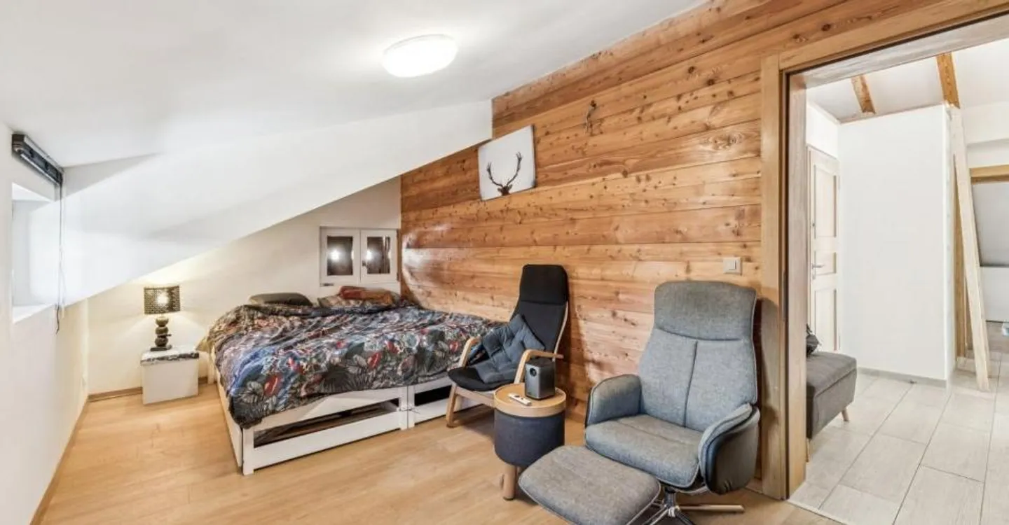 Splendid renovated attic - Breathtaking view of the Alps - Photo 9 of 10