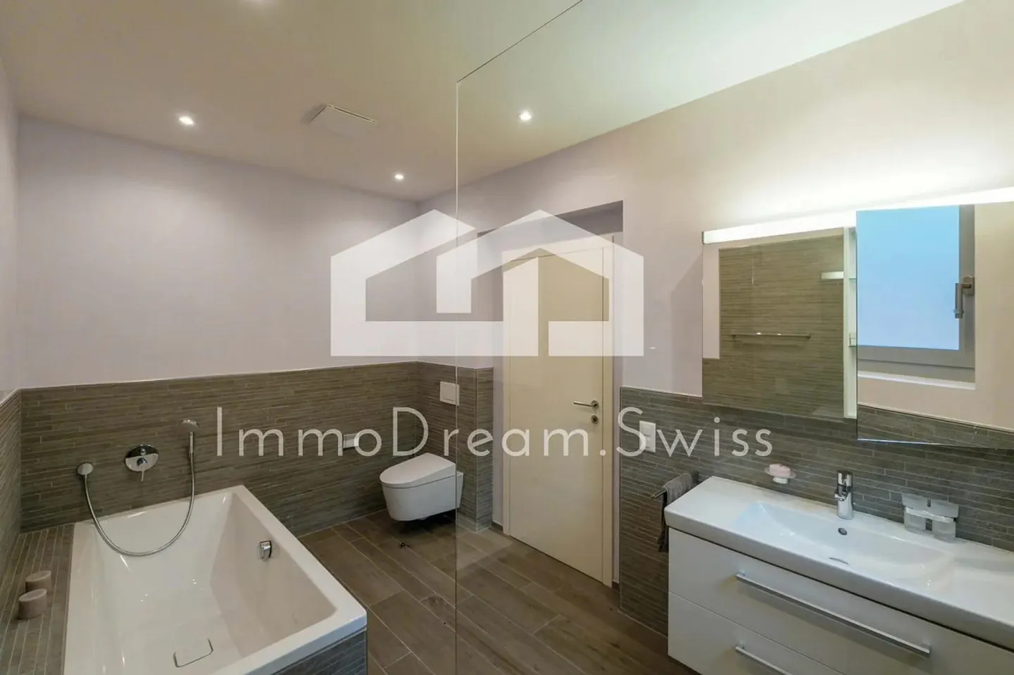 Attractive 4 ½ room condominium on the 1st floor with great views - Photo 9 of 13