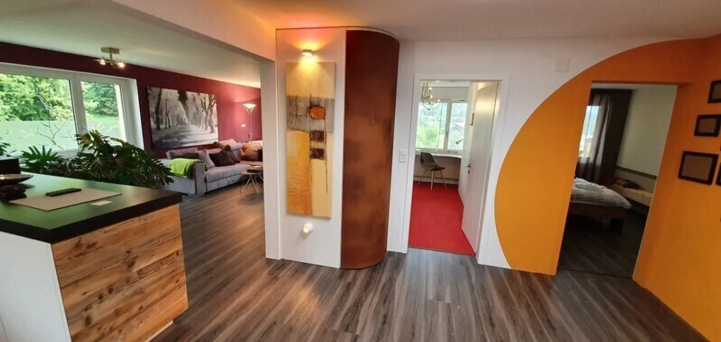 APPARTEMENT 3½ PIÈCES À HINWIL (ZH), MEUBLÉ, TEMPORAIRE - Photo 2 sur 10