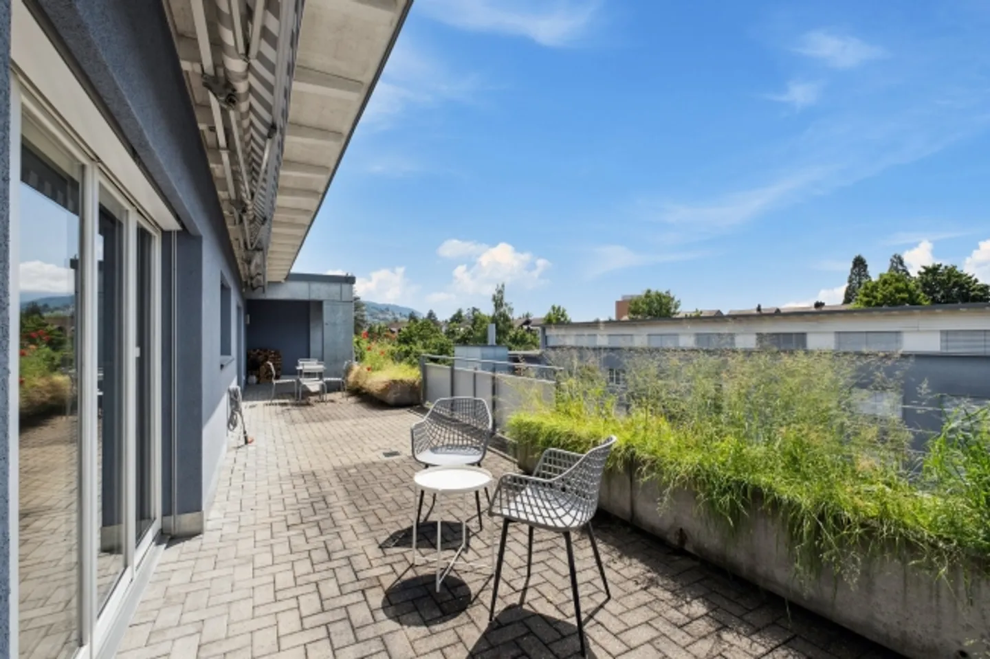 HELLER WOHNBEREICH MIT SCHWEDENOFEN ? PENTHOUSE IN BAAR - Foto 1 von 8