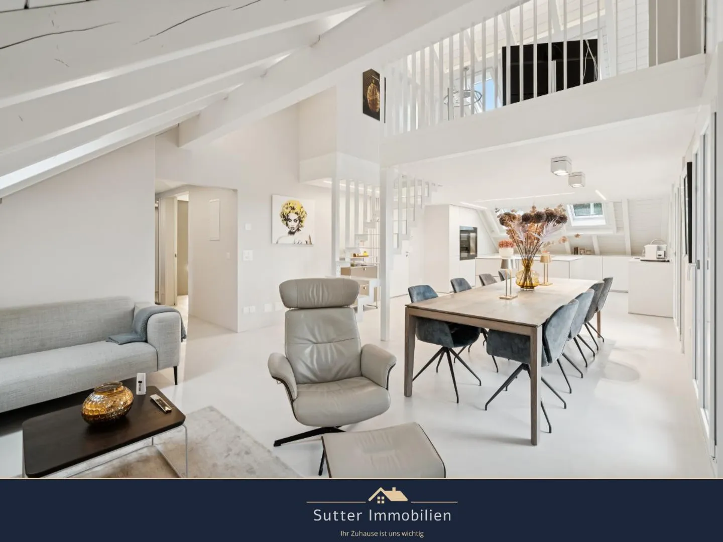 Exklusive Maisonette-Dachwohnung - neu renoviert mit modernem  und hochwertigem Ausbau - Foto 2 von 5