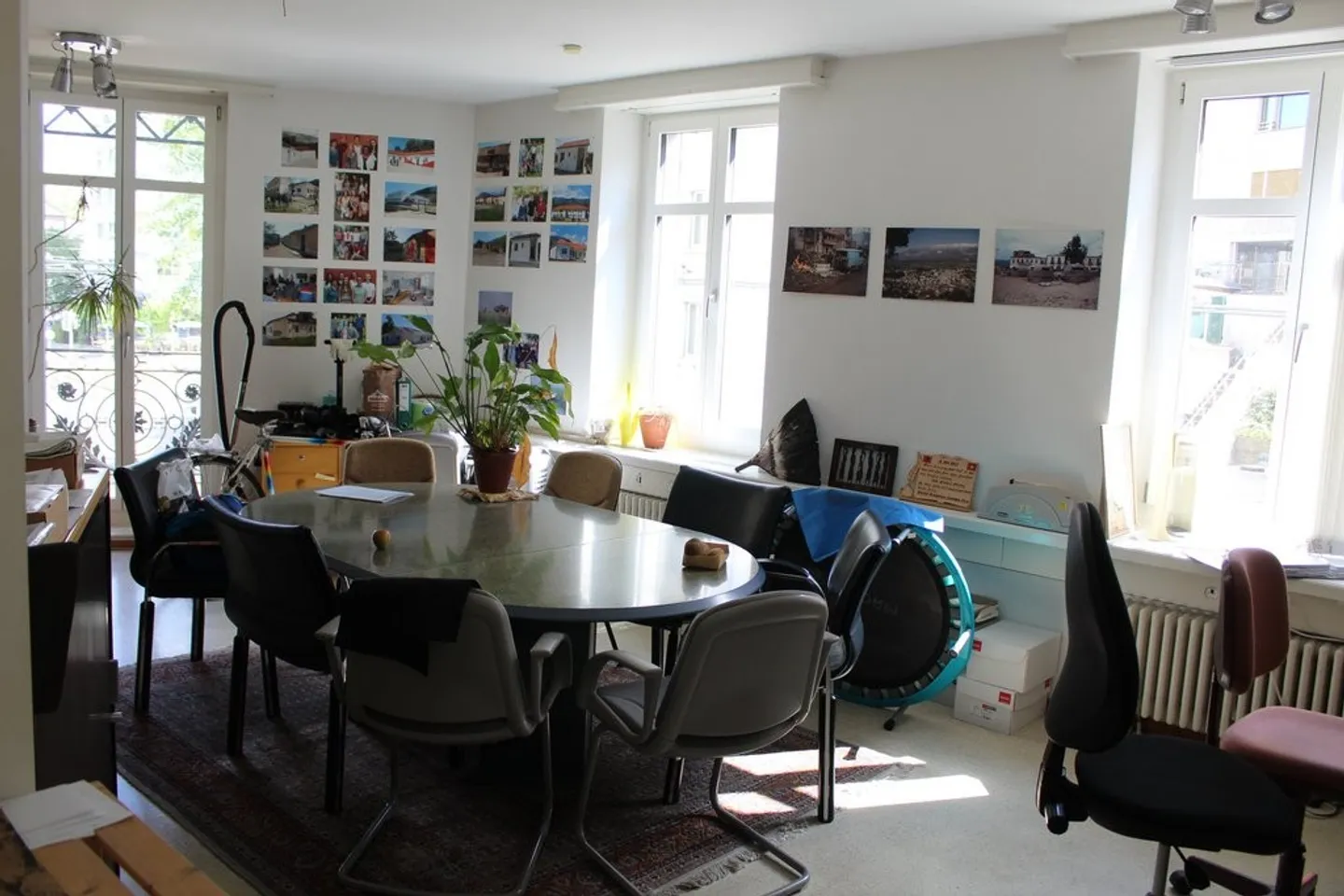 Befristete Büroräumlichkeit am Waffenplatz per 01.03.2026 zu vermieten - Foto 1 von 7