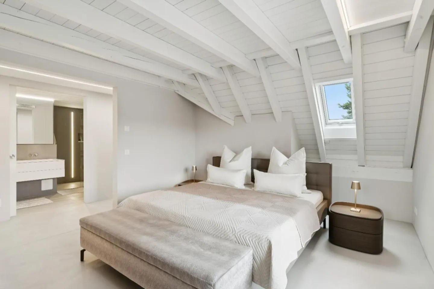 Exklusive Maisonette-Dachwohnung - neu renoviert mit modernem  und hochwertigem Ausbau - Foto 3 von 5