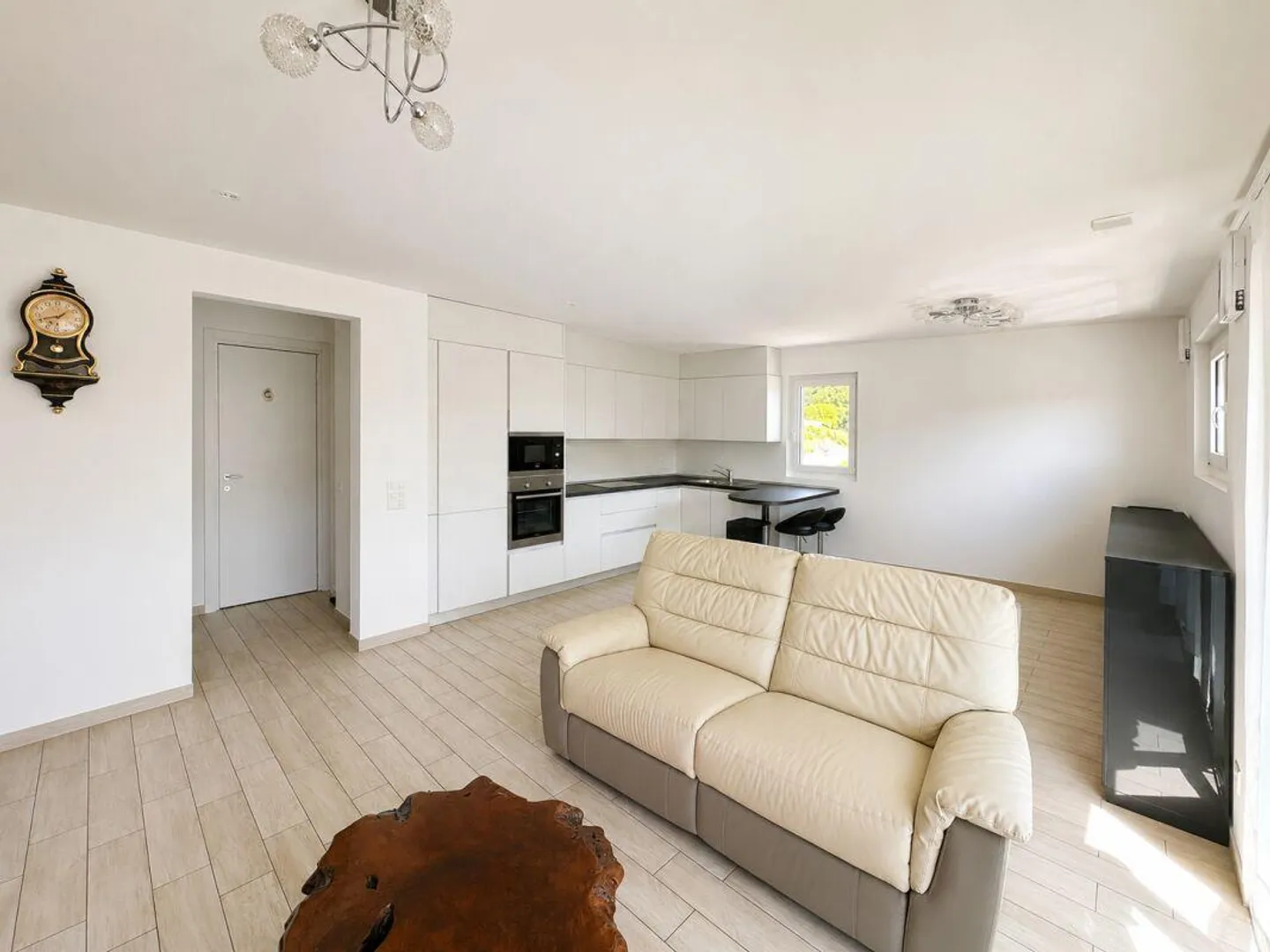 Bright 3.5-room apartment, top floor with open view - Photo 5 of 16
