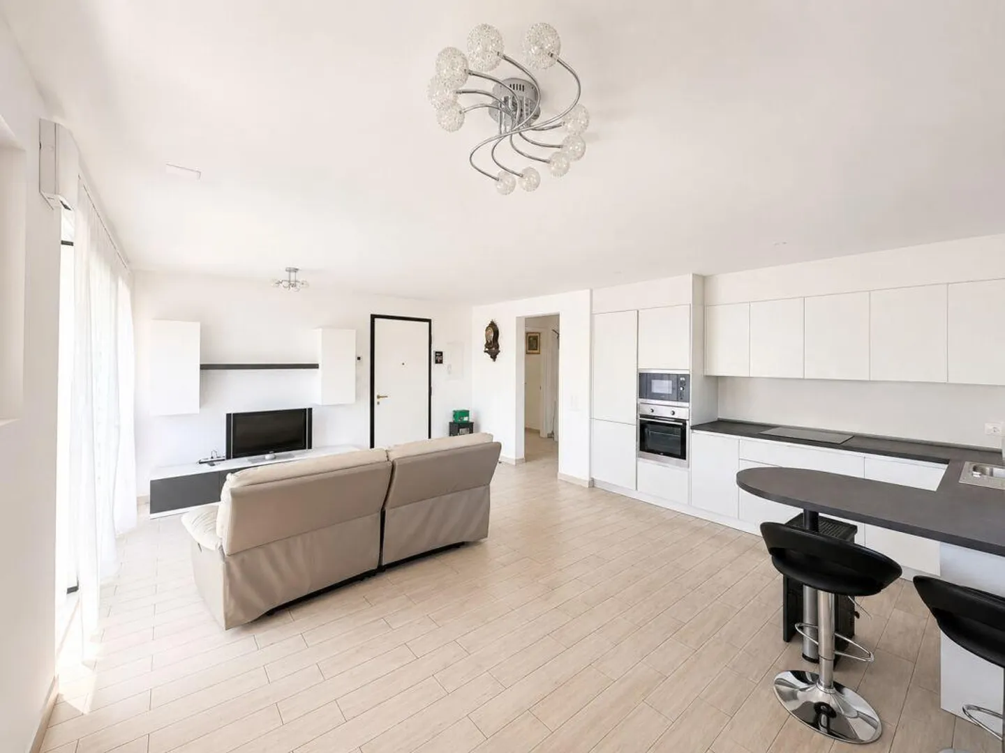 Bright 3.5-room apartment, top floor with open view - Photo 6 of 16