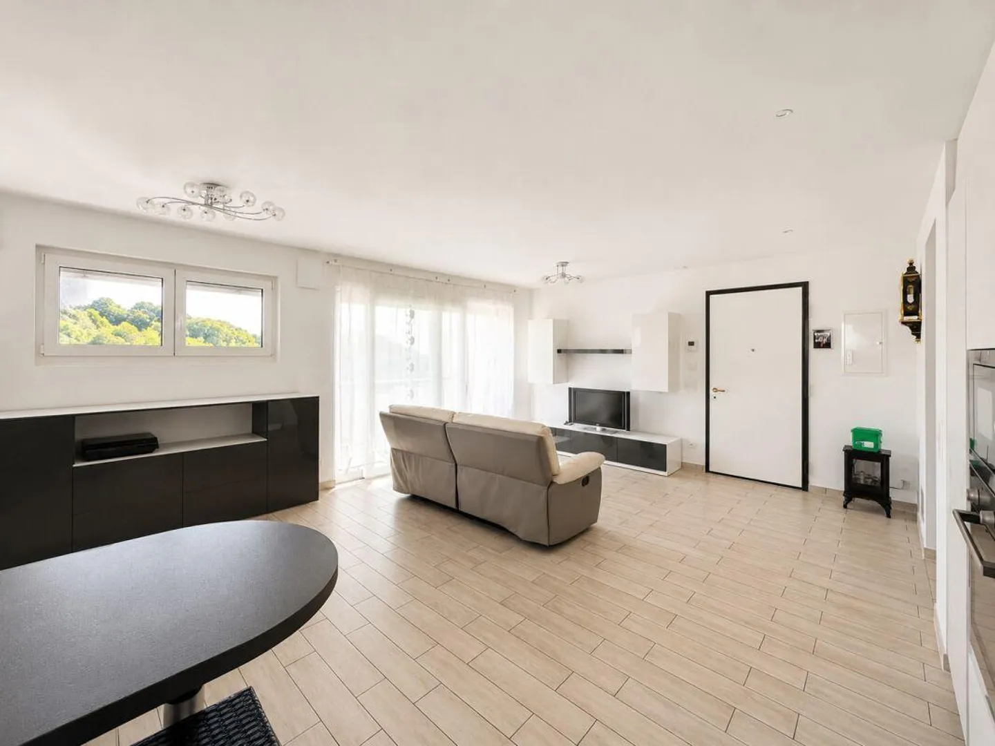 Bright 3.5-room apartment, top floor with open view - Photo 7 of 16