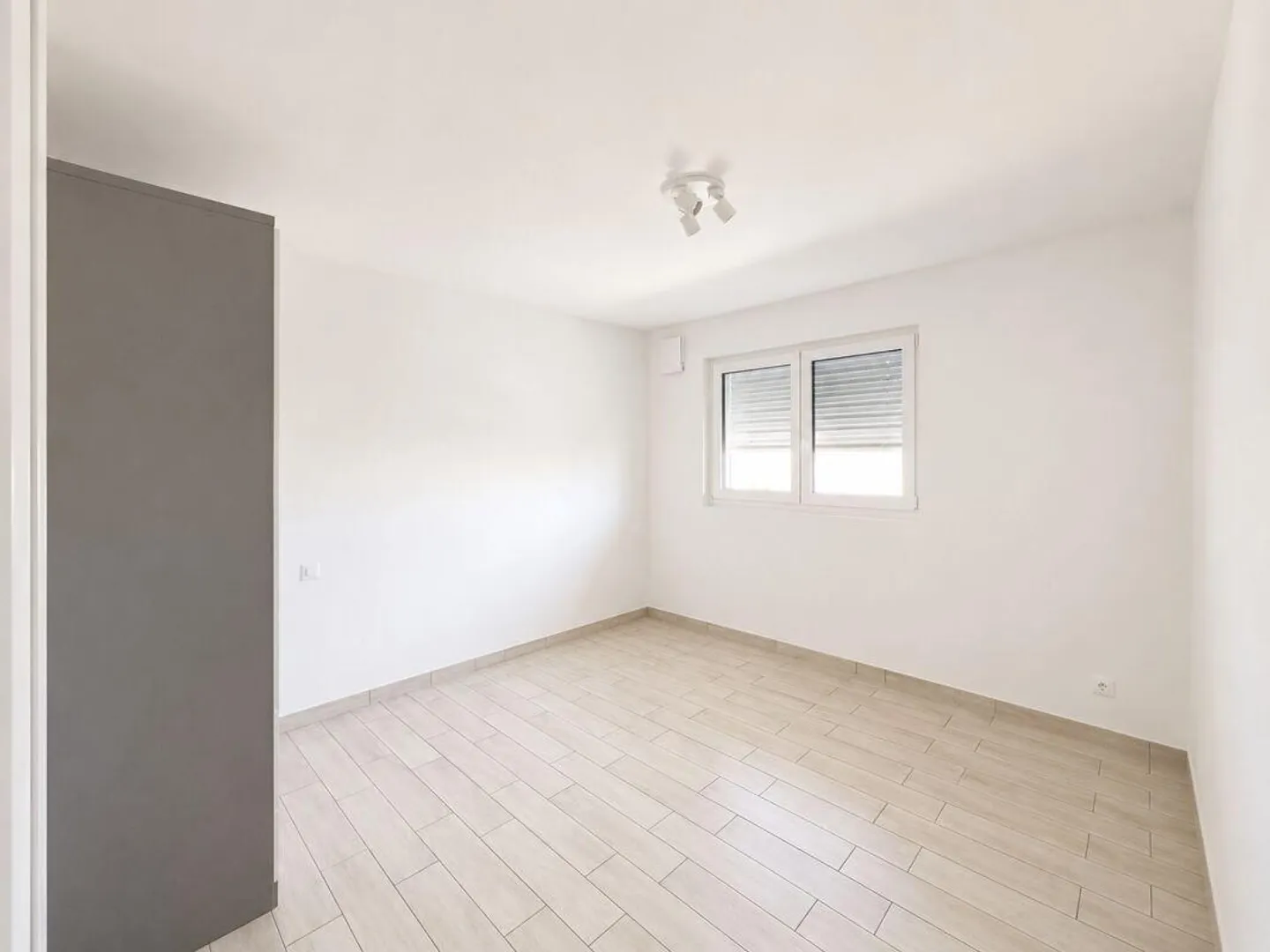 Bright 3.5-room apartment, top floor with open view - Photo 11 of 16