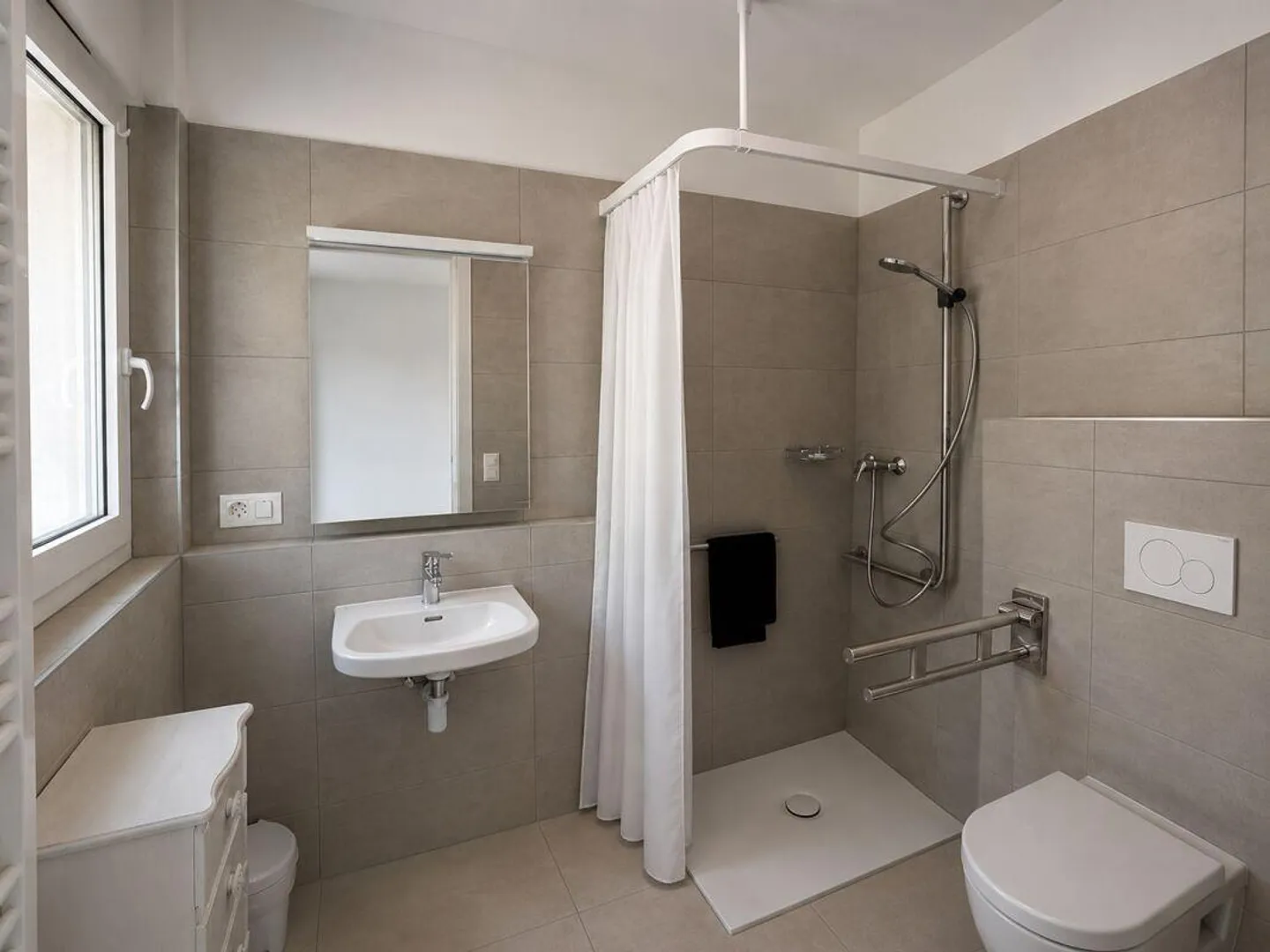 Bright 3.5-room apartment, top floor with open view - Photo 13 of 16