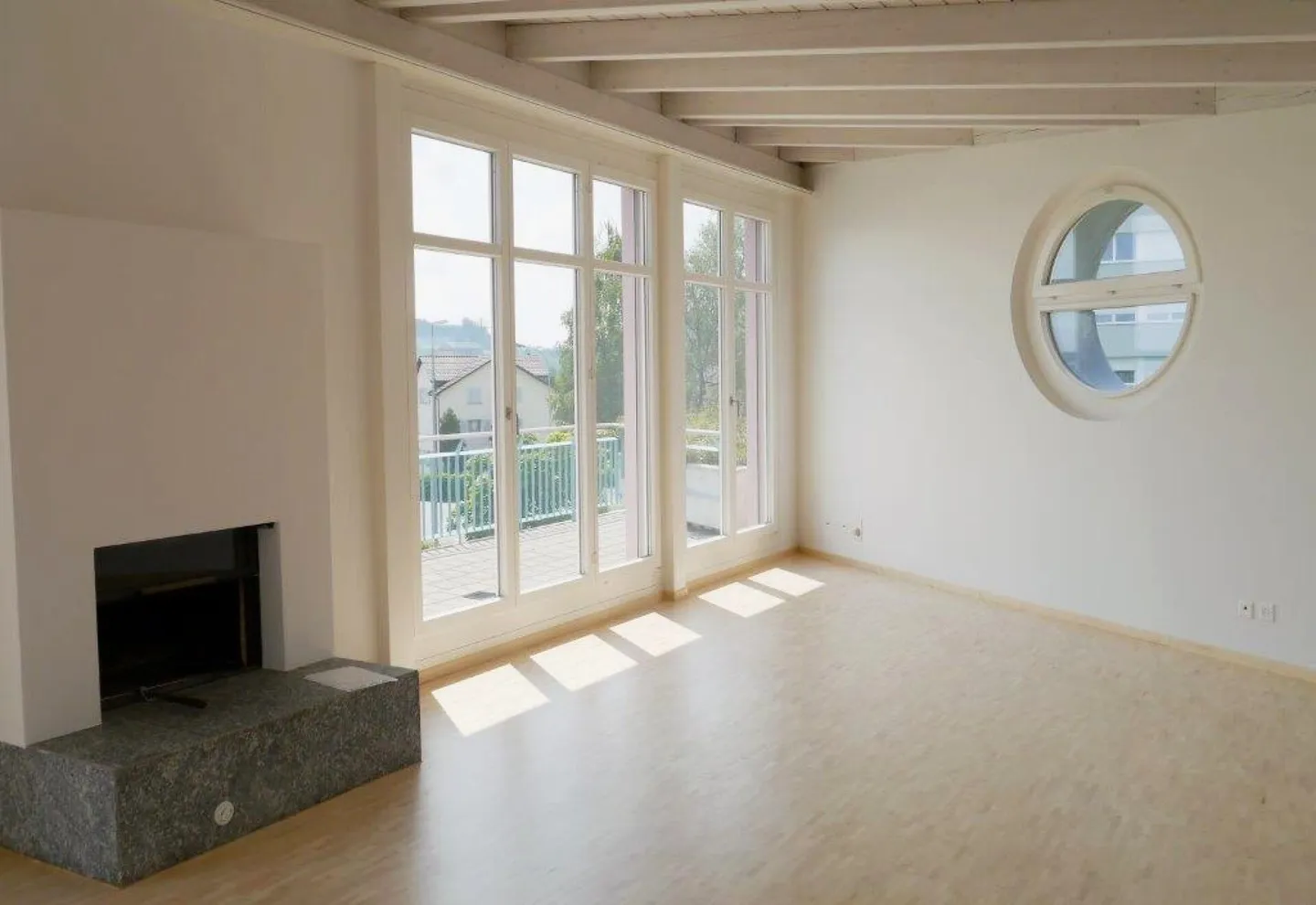 3.5-Room Maisonette Apartment in a Central Location - Photo 2 of 11