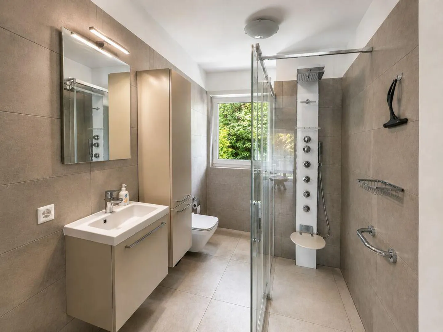 Bright 3.5-room apartment, top floor with open view - Photo 14 of 16