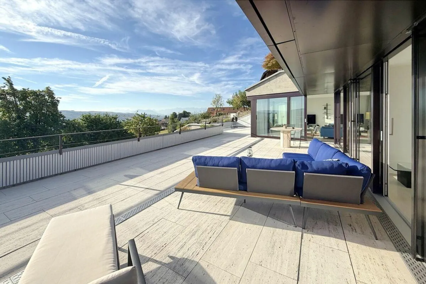 Herrliche Lage mit Seeblick: Exquisite 4 ½-Zimmer-Terrassenwohnung ... - Foto 2 di 10