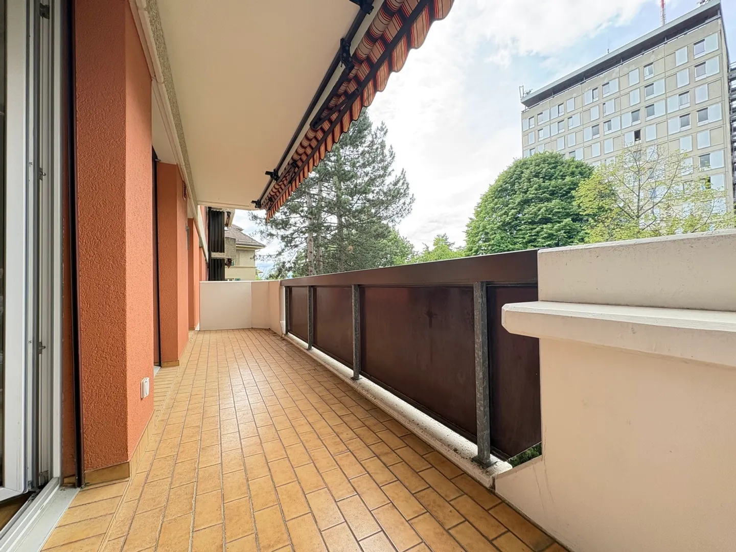 Charmant 2.5 pièces à Lausanne – À deux pas du CHUV - Photo 1 of 13