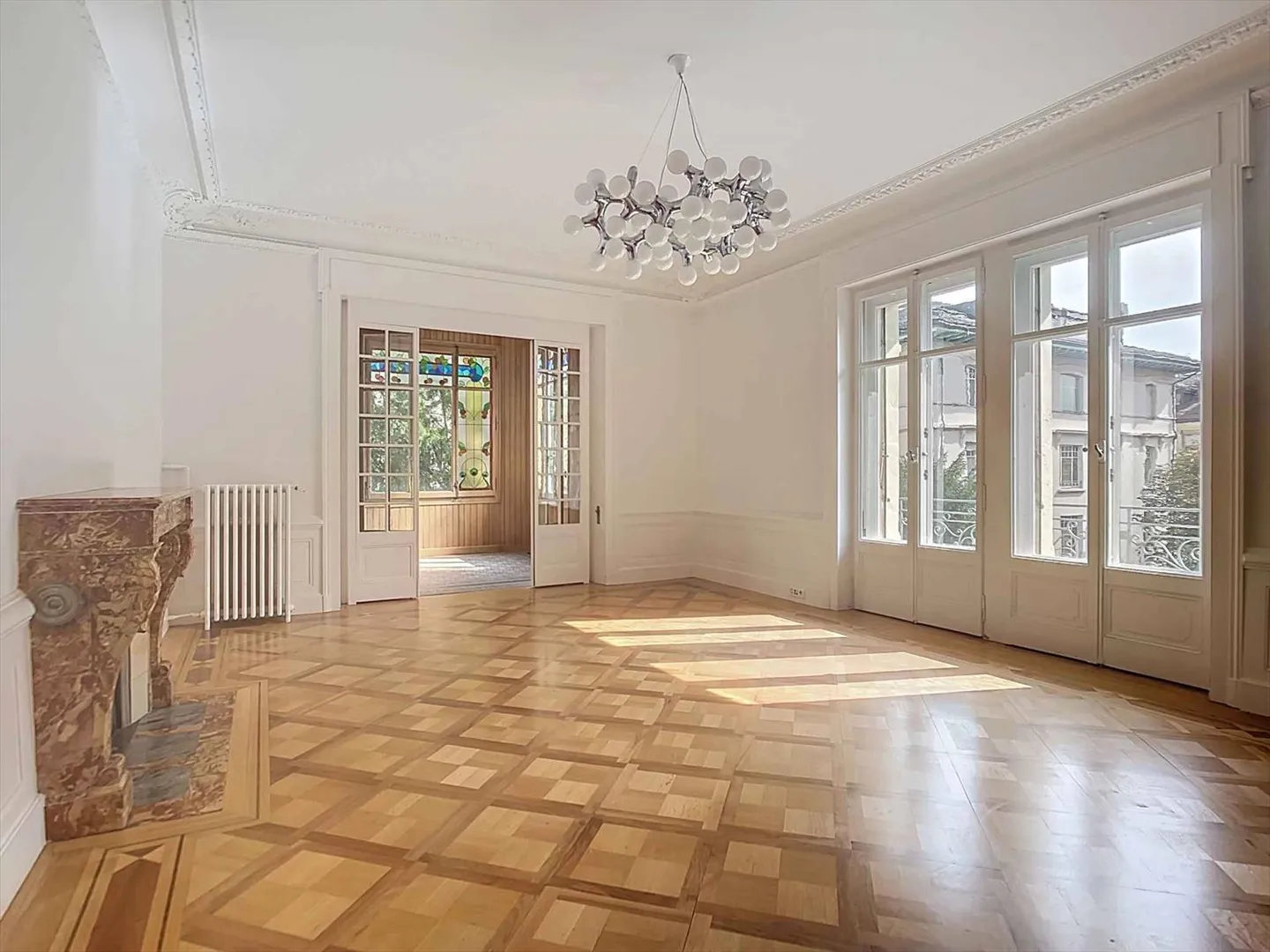 Prestigious apartment in the heart of the Florimont district - Photo 2 of 13