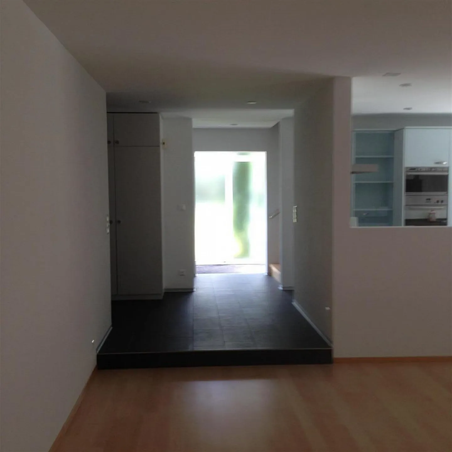 Detached 6.5-room single-family house - Photo 2 of 12