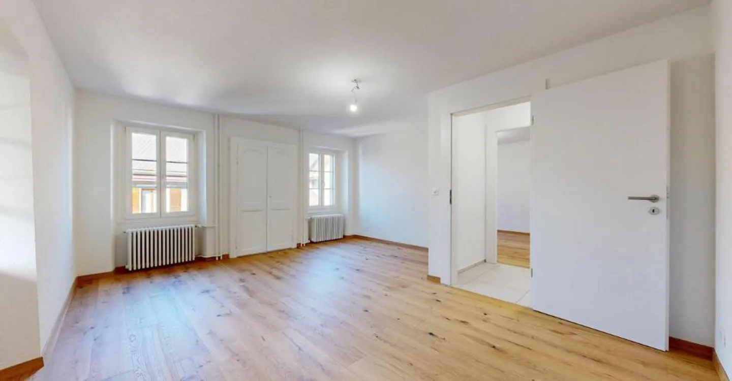 Charming Apartment with Garden - Photo 2 of 9