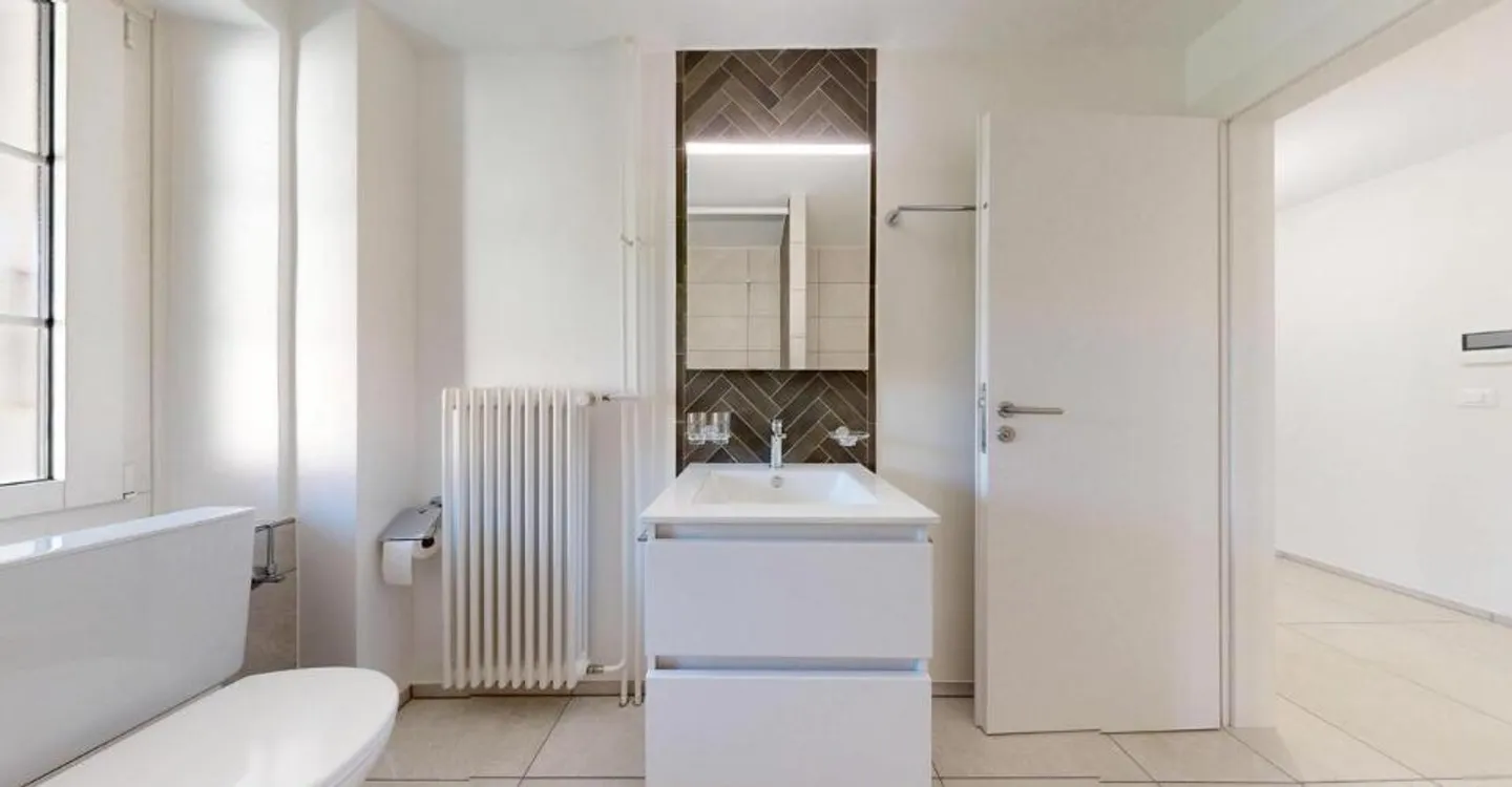 Charming Apartment with Garden - Photo 3 of 9