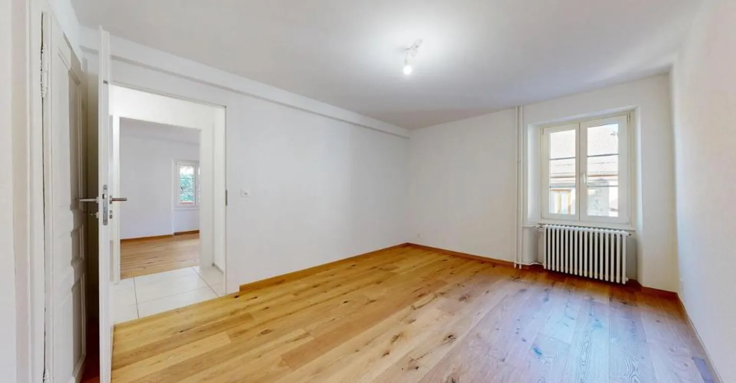 Charming Apartment with Garden - Photo 4 of 9
