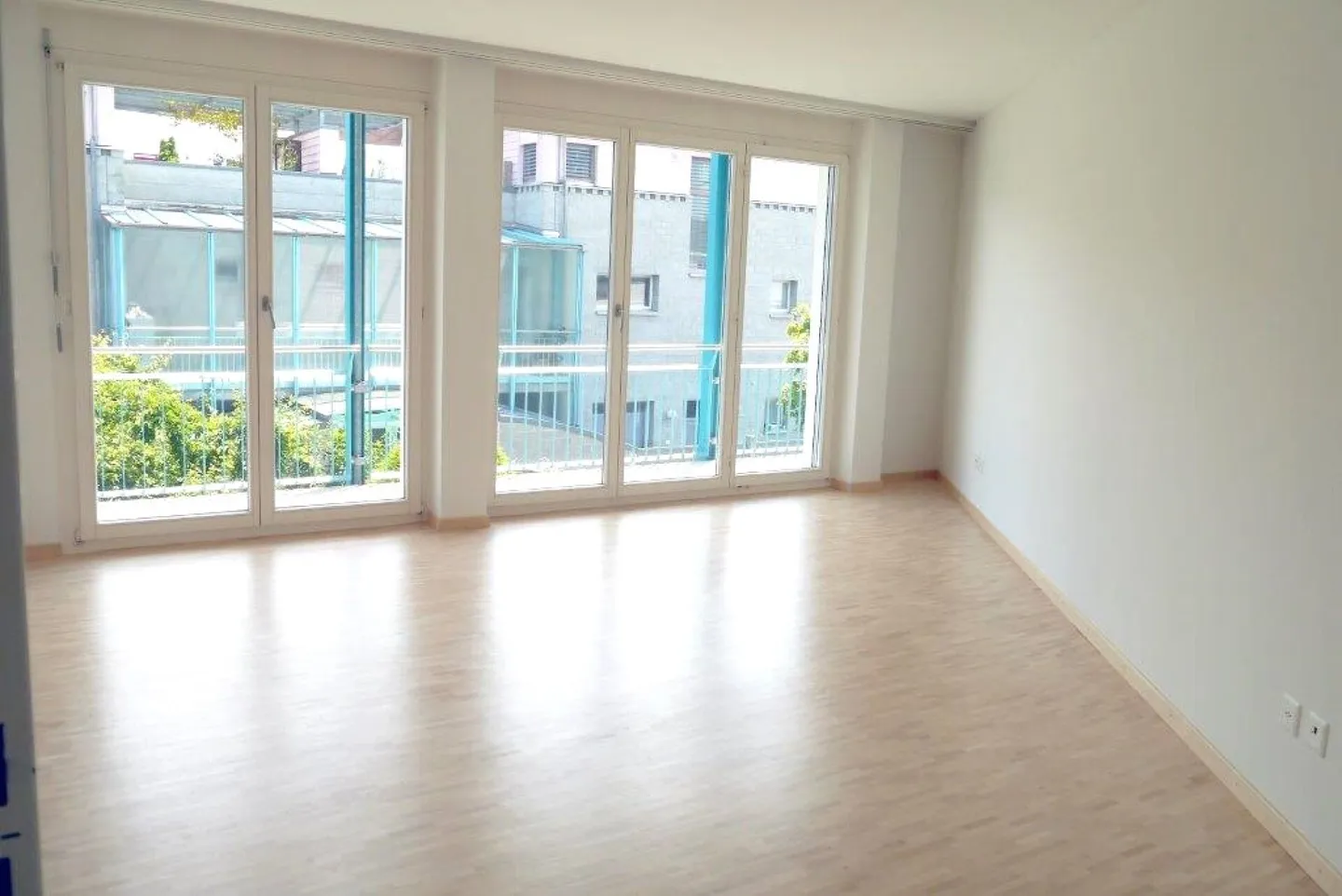 3.5-Room Maisonette Apartment in a Central Location - Photo 4 of 11