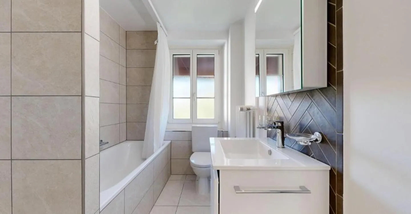 Charming Apartment with Garden - Photo 7 of 9