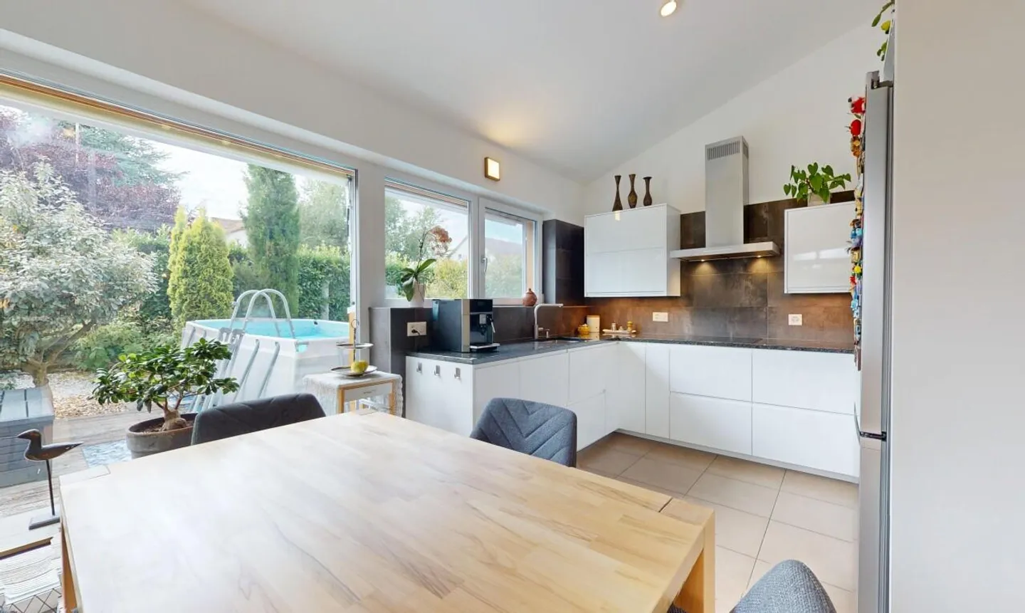 Appartamento con giardino in casa abitativa - Foto 9 di 13