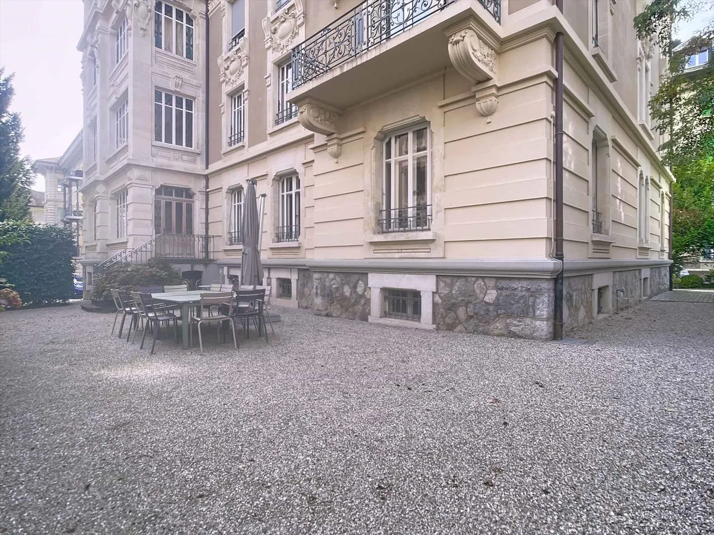 Prestigious apartment in the heart of the Florimont district - Photo 10 of 13