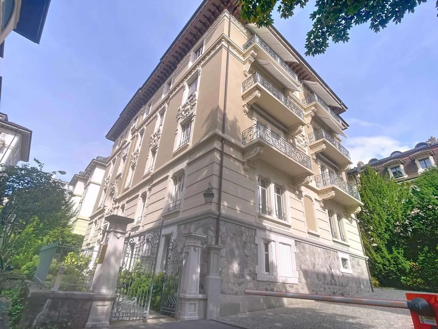 Prestigious apartment in the heart of the Florimont district - Photo 13 of 13
