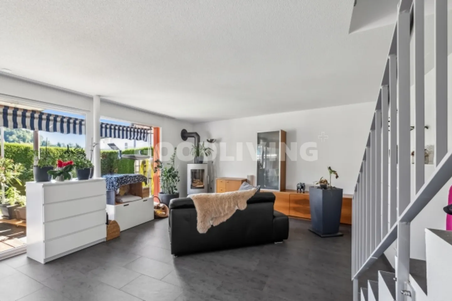 Moderna casa bifamiliare con molto spazio e fascino - Foto 2 di 4