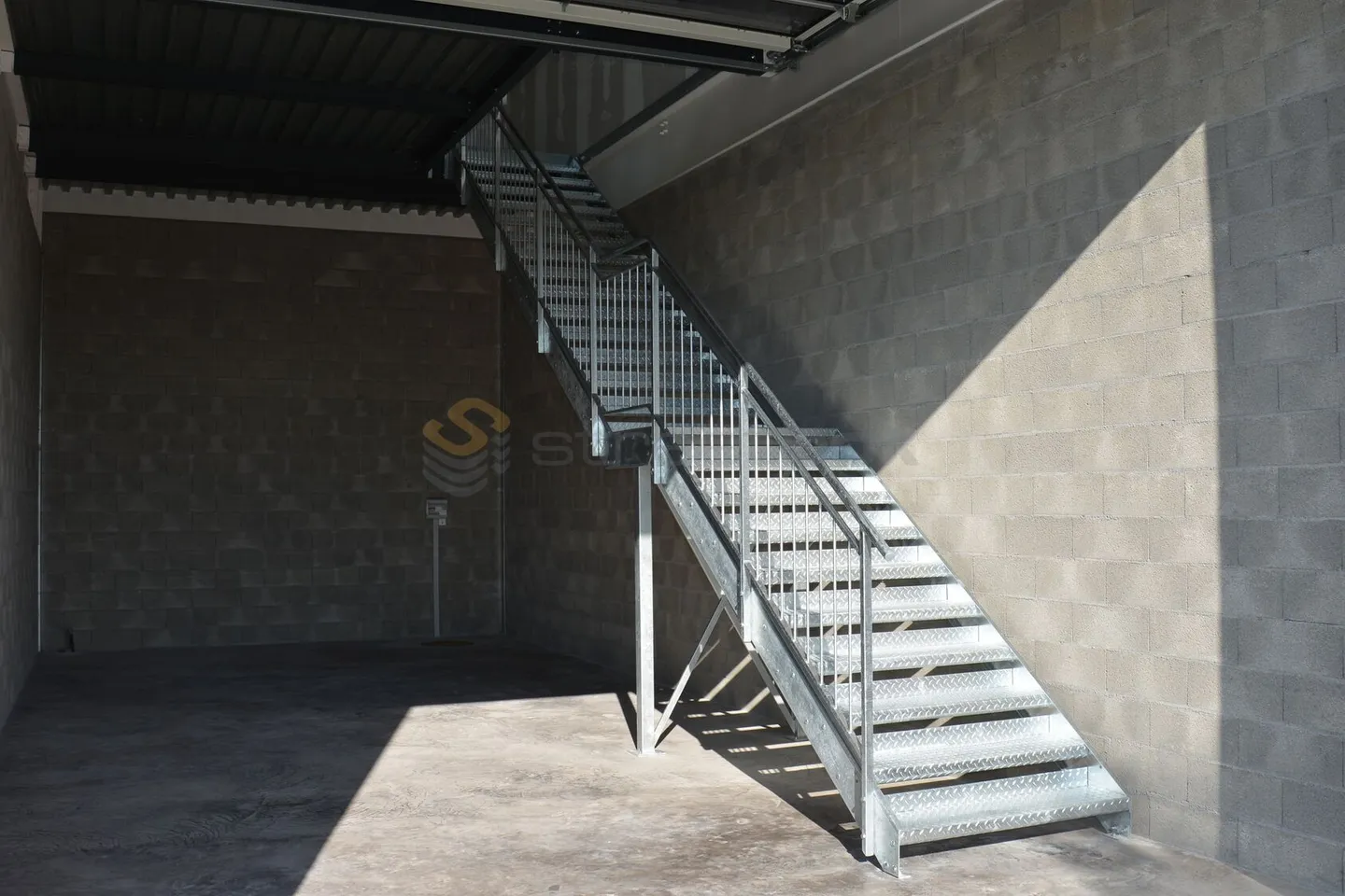 Mischgenutztes Gebäude mieten - Foto 1 von 2