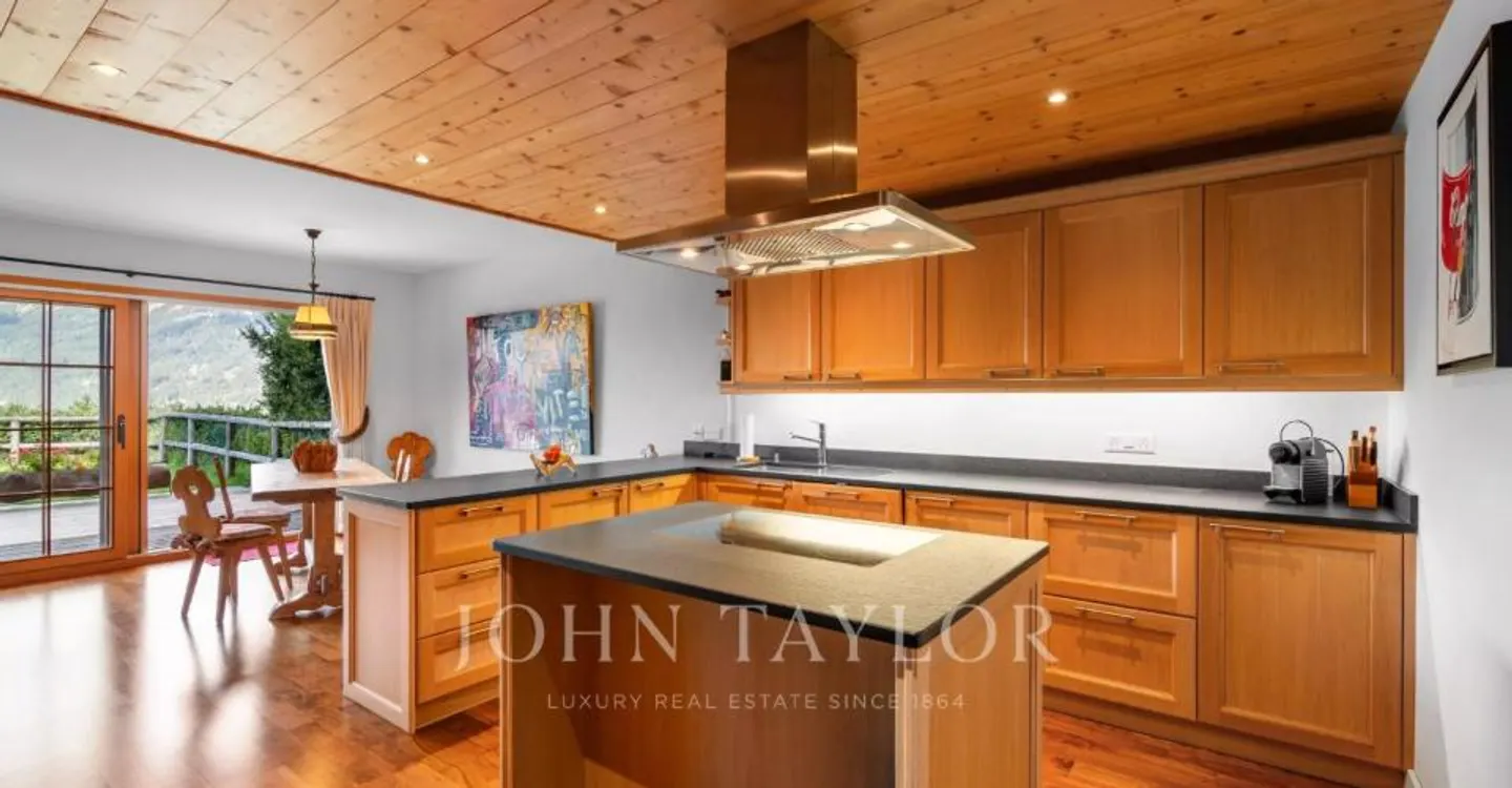 Chalet with panoramic view - Photo 3 of 12