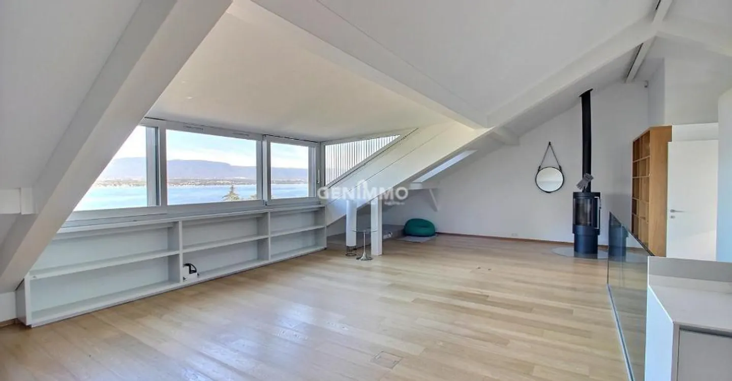Appartement duplex avec vue panoramique sur le lac ? Anières - Photo 1 of 8