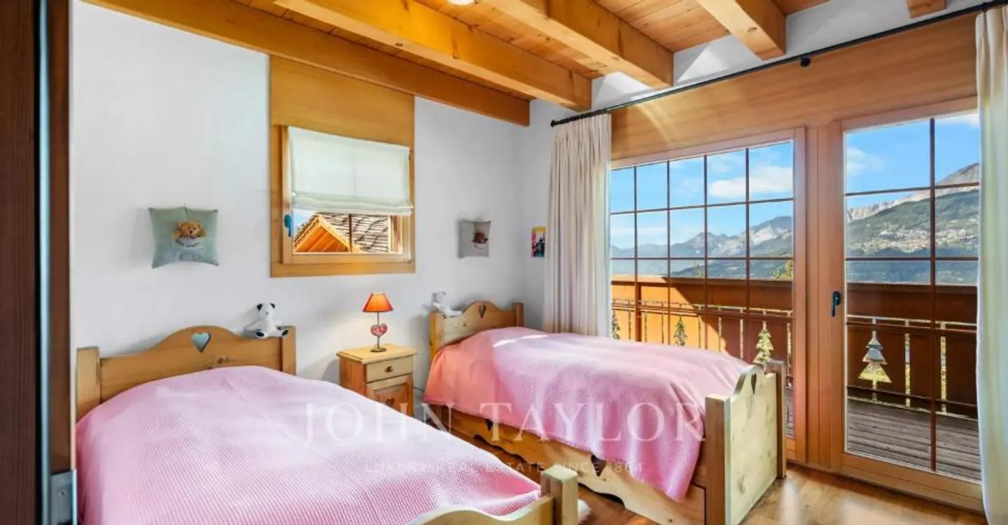 Chalet with panoramic view - Photo 7 of 12