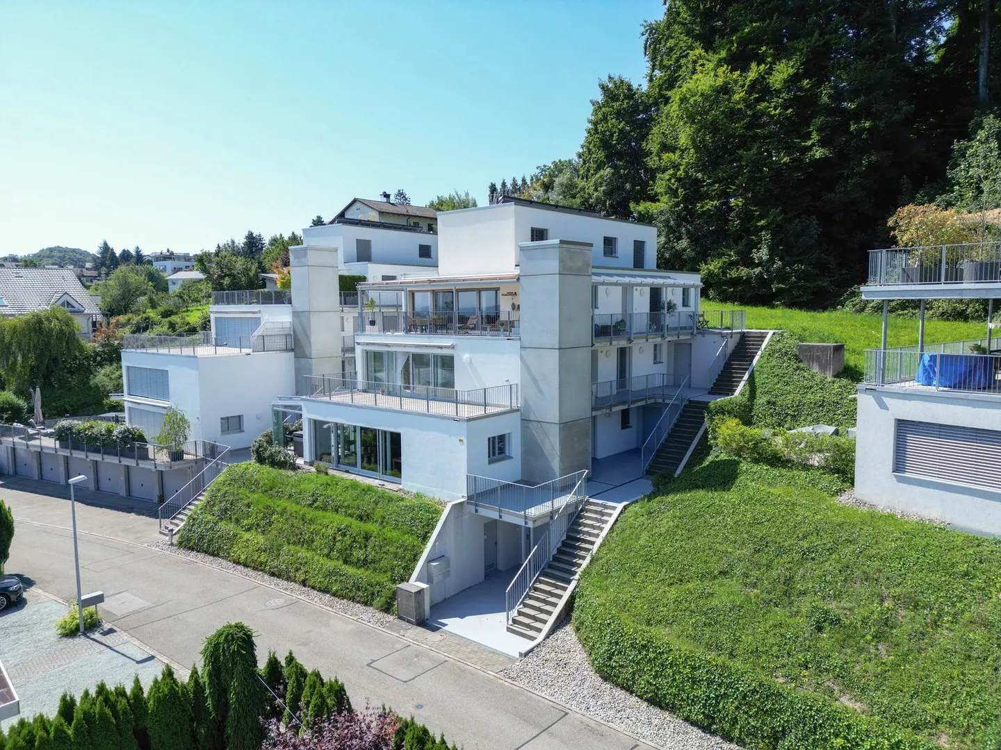 Terrace Jewel with a View over Zurich - Photo 2 of 21