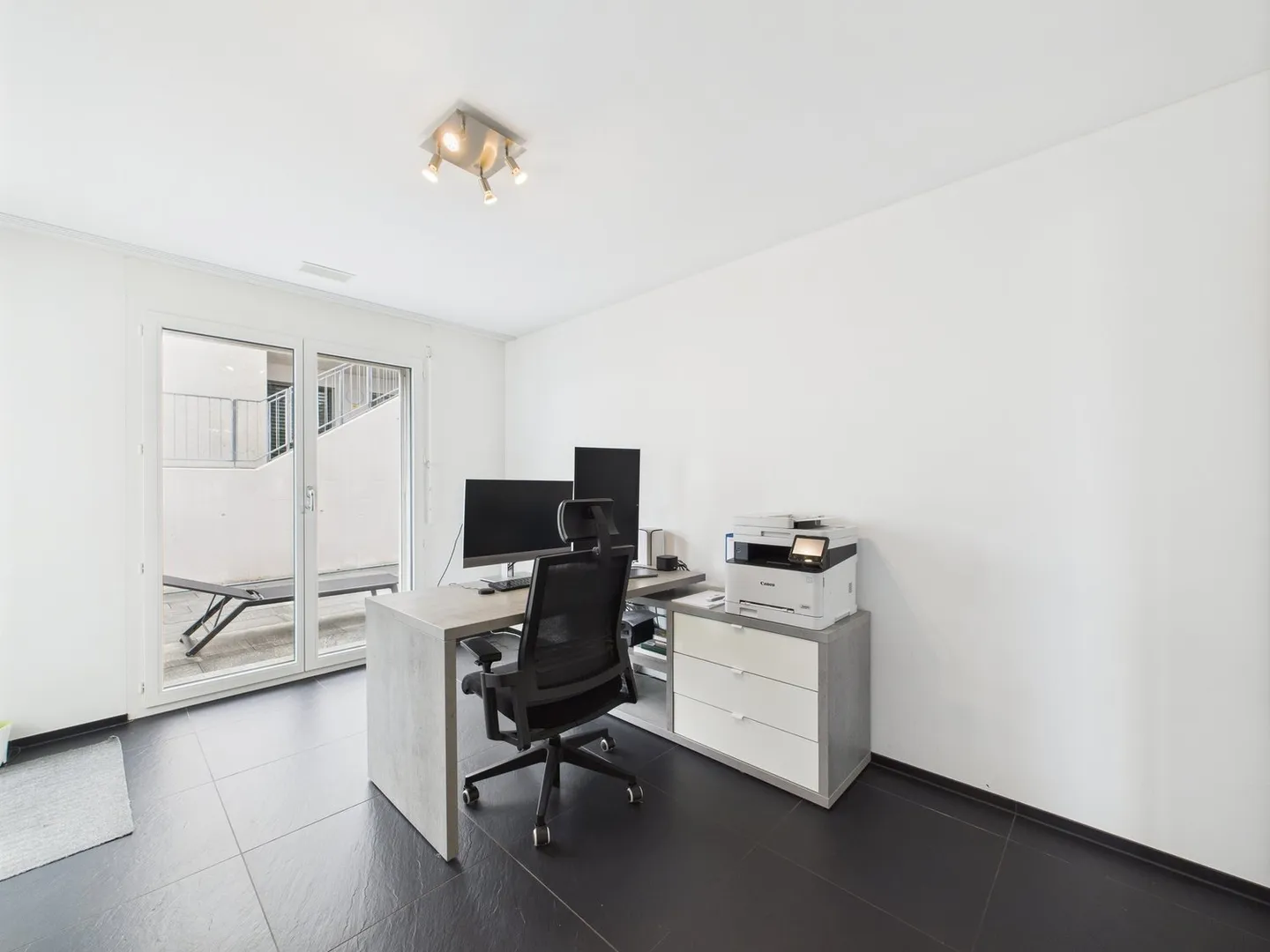 Terrace Jewel with a View over Zurich - Photo 15 of 21