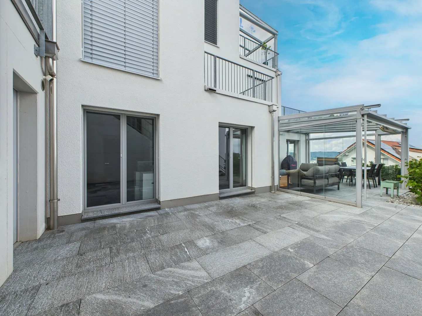 Terrace Jewel with a View over Zurich - Photo 17 of 21