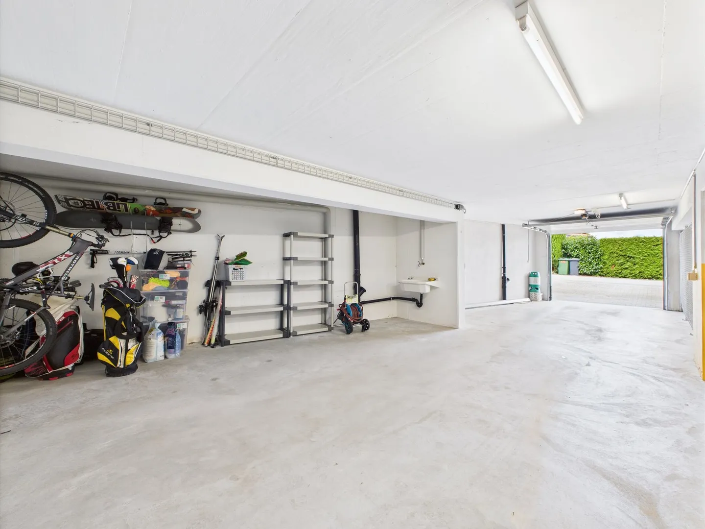 Terrace Jewel with a View over Zurich - Photo 20 of 21