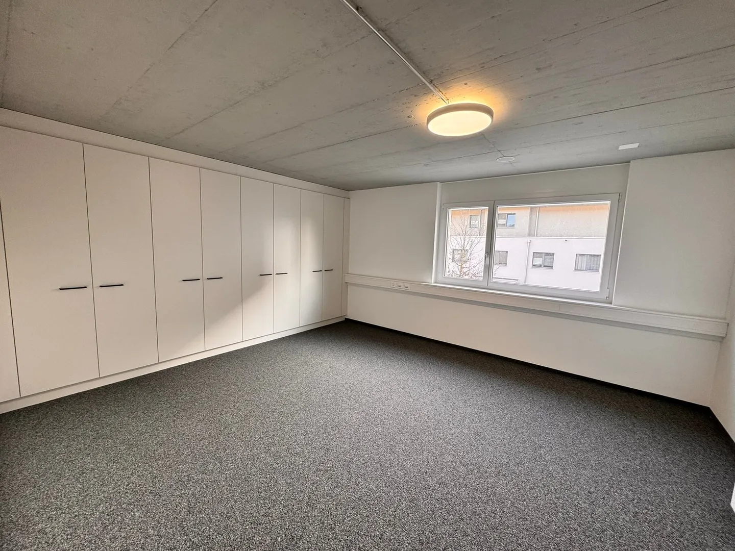 Espace commercial de haute qualité dans le développement "Papiri" - Photo 10 sur 14