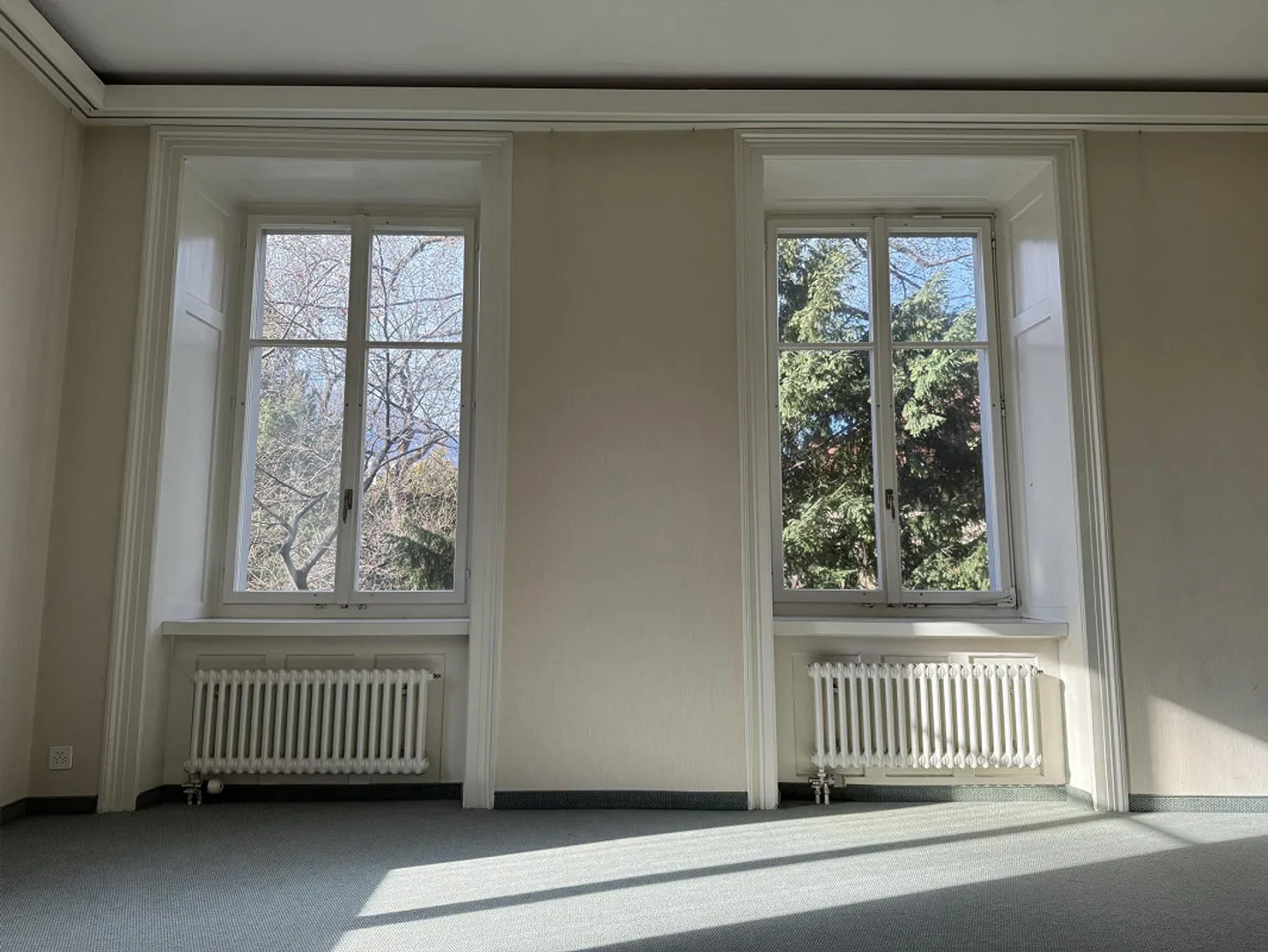 Appartement de 4,5 pièces dans un immeuble ancien avec de hauts plafonds - Photo 9 sur 15