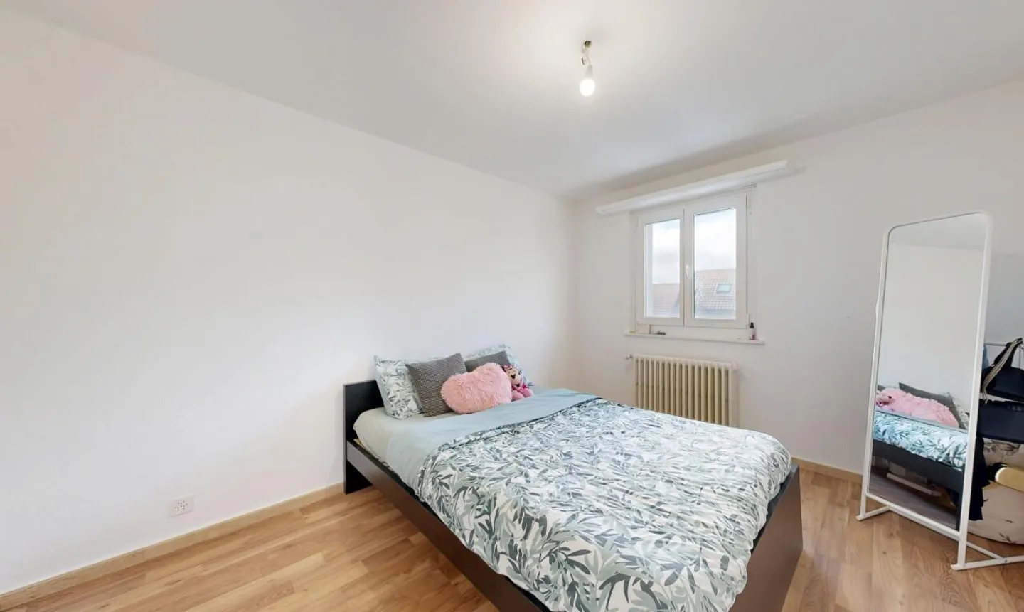 Charmante 3,5-Zimmer helle Wohnung mit Garten und unverbautem Blick - Foto 9 von 11