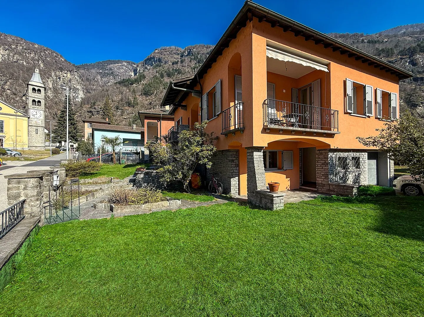 Single-family house with large garden - Photo 2 of 18