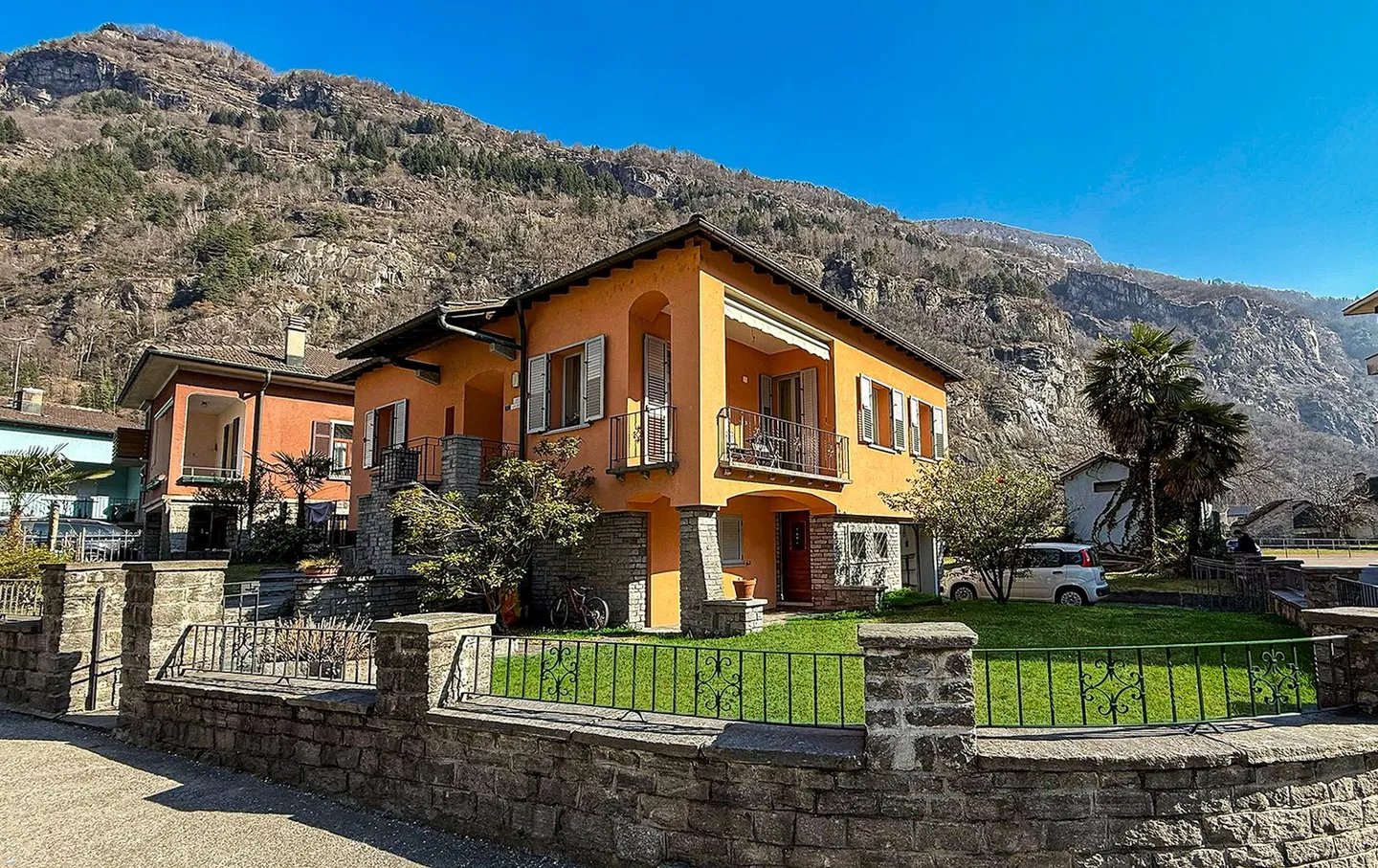 Single-family house with large garden - Photo 1 of 18