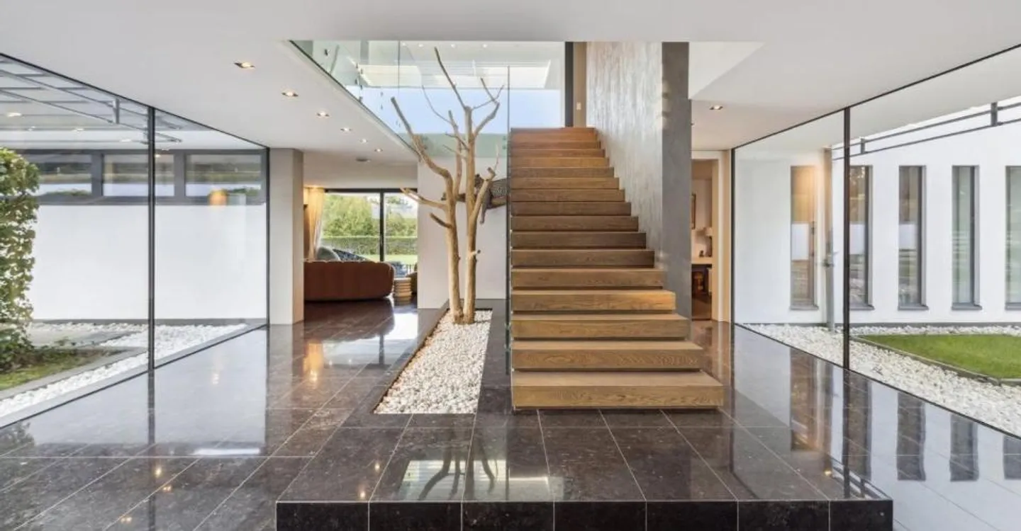 Proprietà eccezionale con architettura contemporanea - Foto 3 di 12