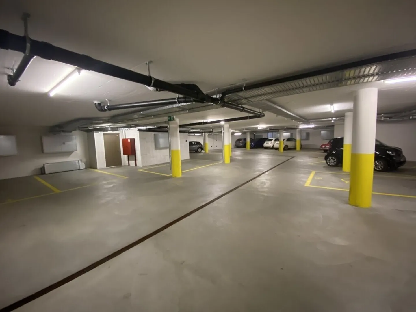 Tiefgaragenparkplatz in Oerlikon - Foto 2 von 2