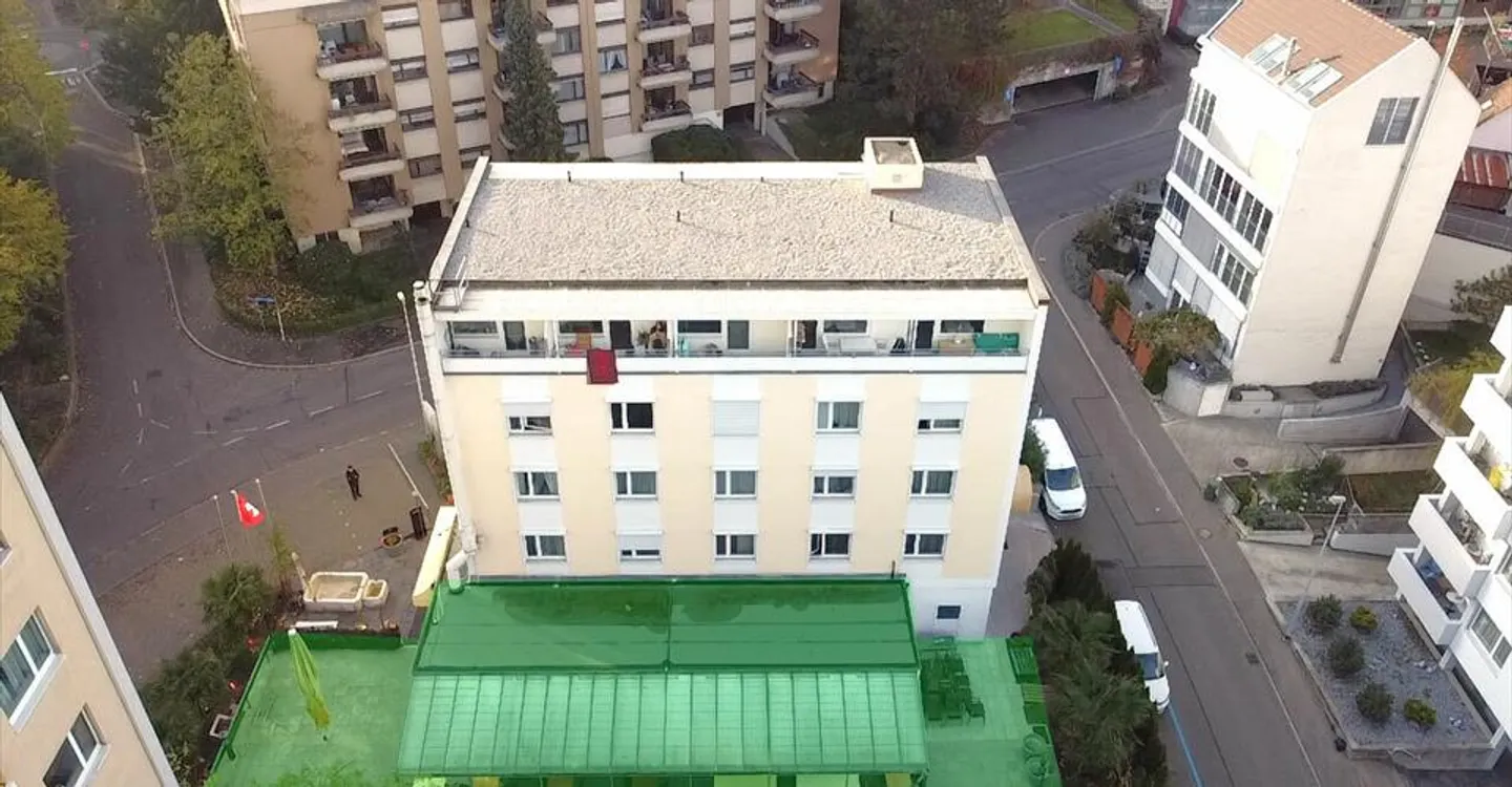 Restaurant for Rent: Ideal Location and Large Capacity - Photo 1 of 5