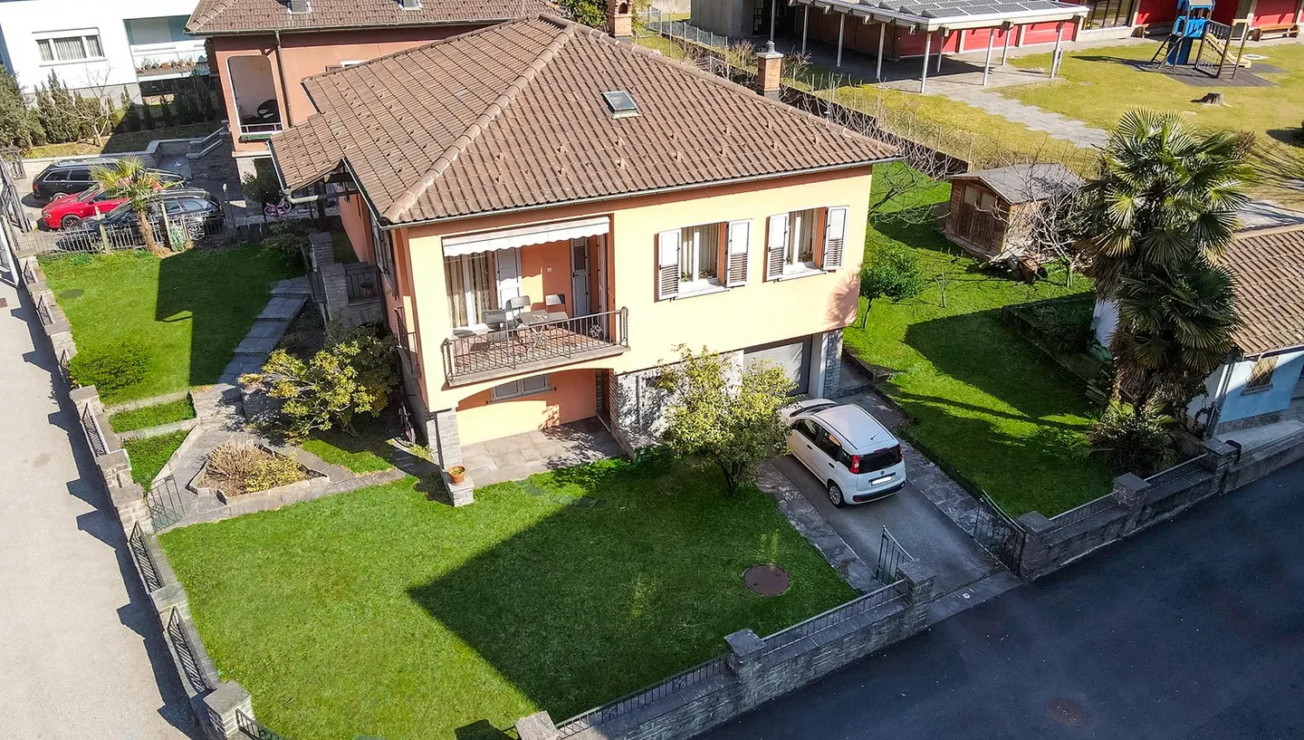 Single-family house with large garden - Photo 4 of 18