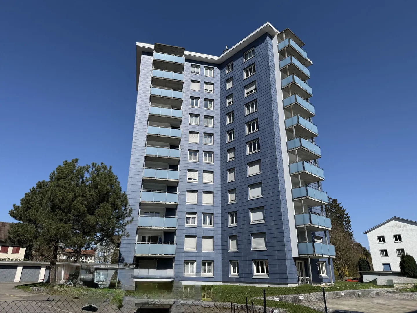 Charming Apartment with Mountain View - Photo 6 of 7